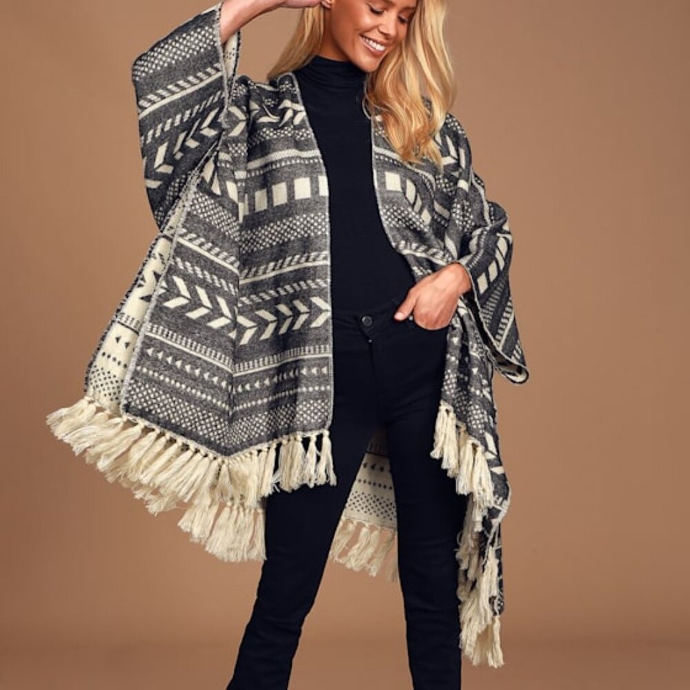 NWT • Lulus • Wander And Wonder Black And White Print Poncho